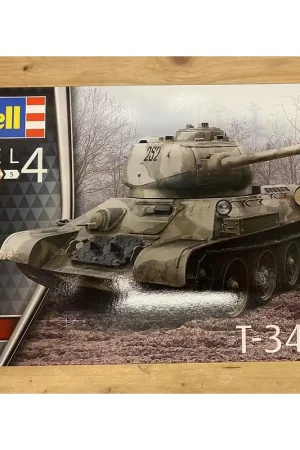 [ RE03319 ] Revell T-34/85 1/35 Fabrieksprijs