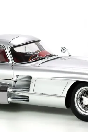 1/8 Mercedes-Benz 300 SLR Uhlenhaut Coupé Legrand LE105 Merkproduct