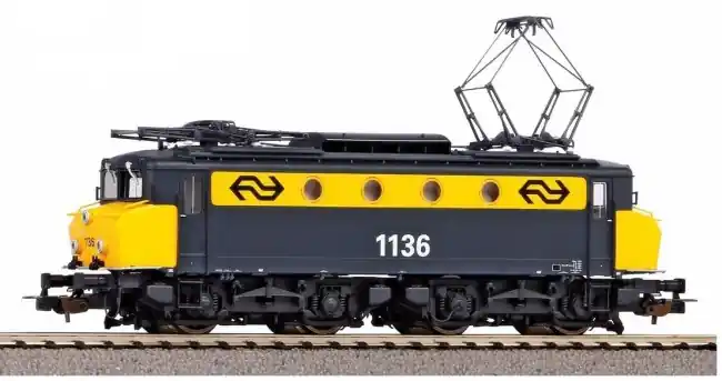 Piko 51369 - ~E-Lok Rh 1100 NS gelb-grau IV + PluX22 Dec. Hete Deal
