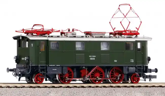 Betrouwbaar Piko 51410 - E-Lok BR E 32 DB III + DSS PluX22