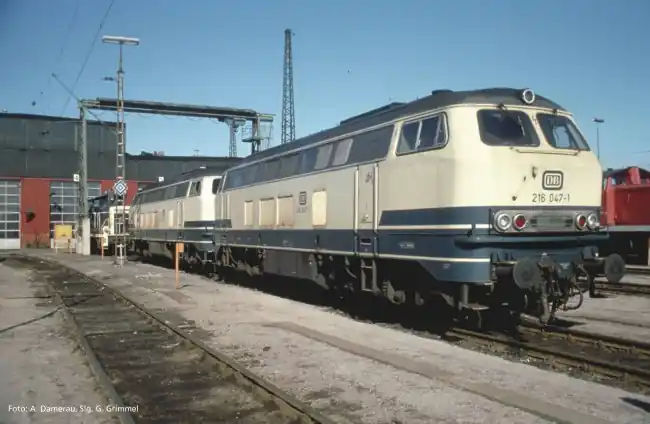 Weekendaanbieding Piko 52408 - Diesellok BR 216 beigeblau DB IV + DSS PluX22
