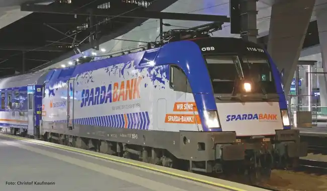 Actieprijs Piko 57826 - ~E-Lok Rh 1116 Sparda-Bank ÖBB VI + 8pol. Dec.
