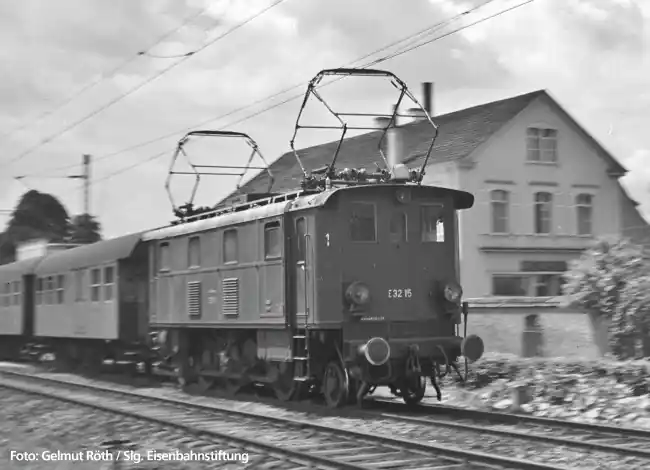 Nu Kopen Piko 51419 - ~E-Lok/Sound E 32 15 DB III + PluX22 Dec.