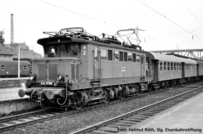 Superprijs Piko 51192 - ~E-Lok/Sound BR E44 W DB III + PluX22 Dec.