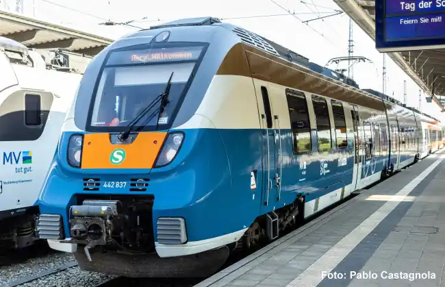 Betaalbaar Piko 21825 - E-Triebzug/Sound BR 442 837 5-tlg. S-Bahn Rostock DB AG VI + 8pol. Dec.