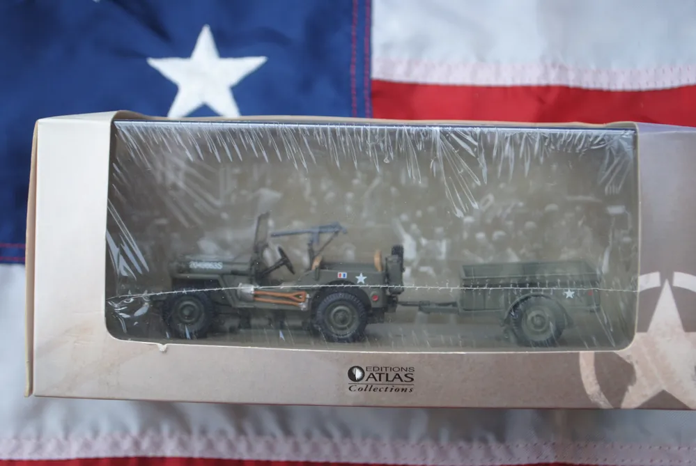 Populair Atlas AE6038 Jeep Willys MB + Trailer Free French Army ‘De La 2e DB’