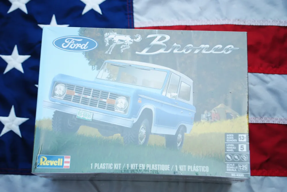 Voordeelprijs Revell 85-4320 1973 Ford Bronco