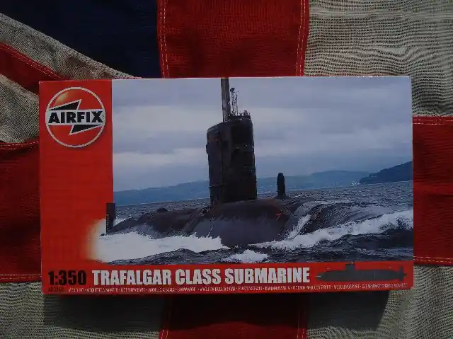 Snelle Levering Airfix A03260 Trafalgar Class Submarine