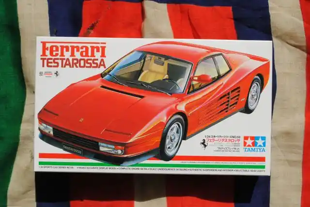Tamiya 24059 FERRARI TESTAROSSA Tijdelijk Beschikbaar