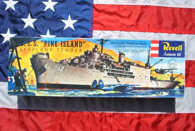 Revell H362-169 U.S.S. "Pine Island" Seaplane tender Currituck-Class Finale Uitverkoop
