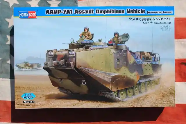 Hobby Boss 82413 AAVP-7A1 Assault Amphibian Vehicle with Mounting Boss Bestel Nu