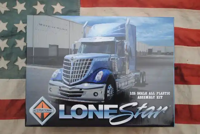 Must-Have Moebius Models 1300 INTERNATIONEL LONESTAR