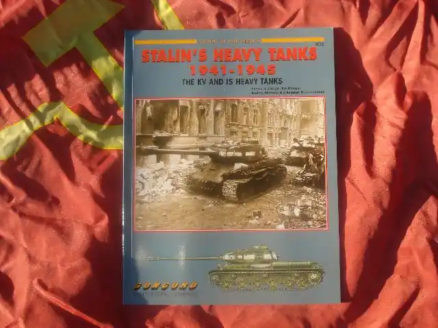Koop Online CO.7012 Stalins‘s heavy Tanks 1941-1945 Soviet tank