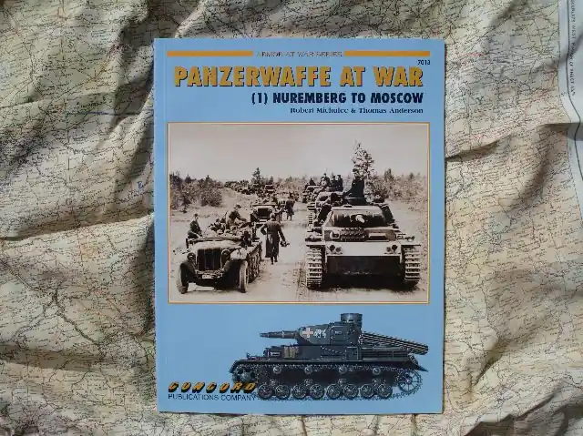 Korting CO.7013 Panzerwaffe at War deel 1 "Nuremberg to Moscow".