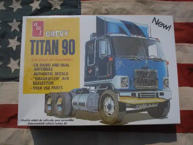 AMT603 CHEVY TITAN 90 Direct Verzonden