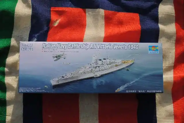 Gereduceerde Prijs TR05779 RN VITTORIO VENETO 1940 Italian Navy Battleship