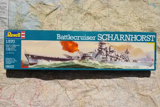 REV05037 SCHARNHORST 1943 German Battleship Alleen Vandaag