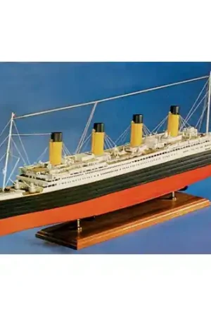 Amati 1606 - R.M.S. Titanic 1606 Express Levering