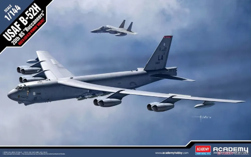 1 144 Academy 12622 Boeing B-52H Plane - 20th BS Buccaneers Plastic Modelbouwpakket Finale Uitverkoop