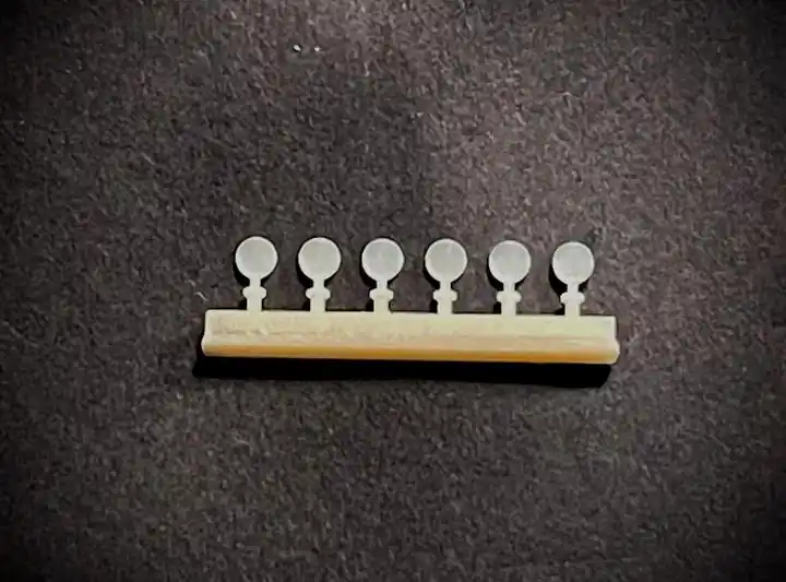 Premium 1 24 Marker Lights met Ronde Voet incl. Glazen - 6pc. Resin onderdeel