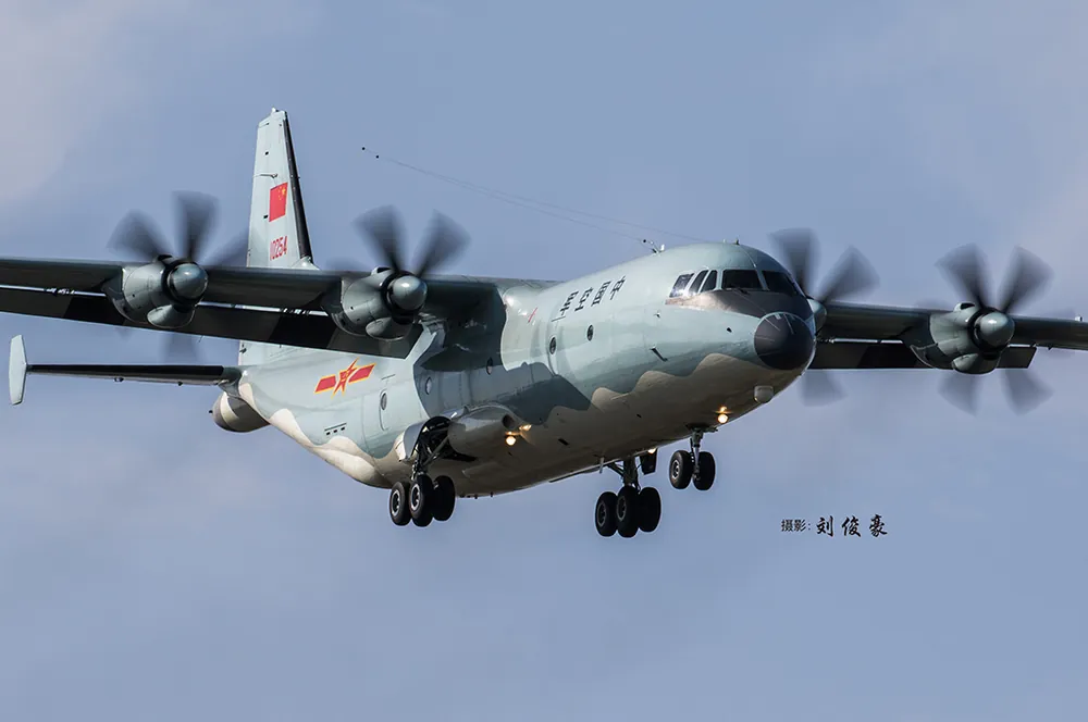 1 144 HobbyBoss 83906 Chinese Y-9 Plane Plastic Modelbouwpakket Veilige Betaling