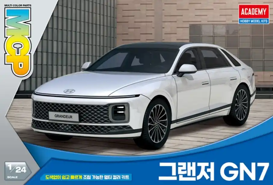 1 24 Academy 15620 Hyundai Grandeur GN7 - Zuid-Koreaanse Auto Plastic Modelbouwpakket Koopje