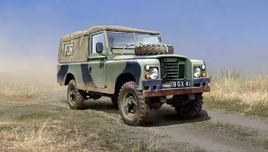 Weekendaanbieding Italeri 1/35 Land Rover 109 LWB