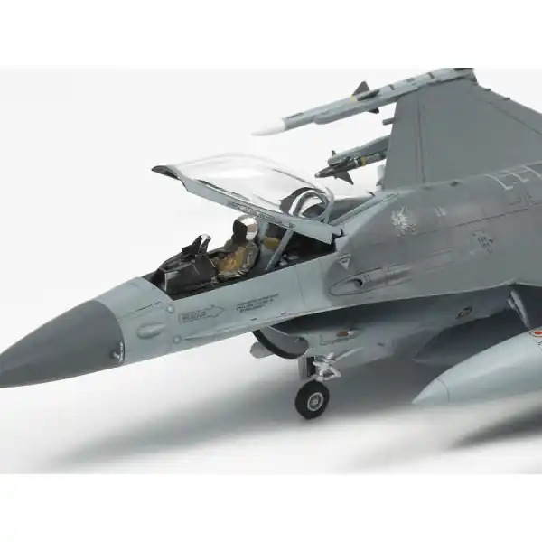 1/72 F-16CJ Fighting Falcon w/Equipment Tamiya 60788 Beperkte Voorraad