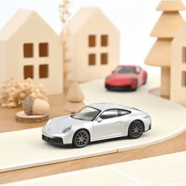 Flitsaanbieding 1/43 Porsche 911 GTS 2024 Polar Silver metallic Jet-car Norev 750065