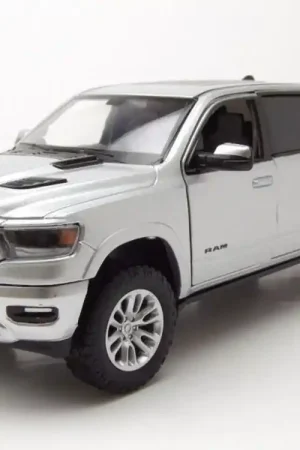 Dodge RAM 1500 Crew Cab Laramie 2019 - 1 27 - Motor Max Must-Have
