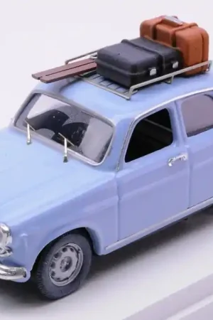 Alfa Romeo Giulietta Winter Holidays 1959 + Roofrack + Skis + Luggage - 1 43 - Rio Aanbieding