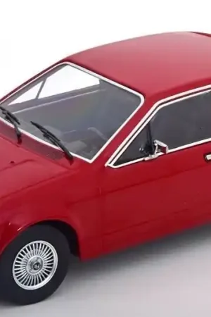 Alfa Romeo Alfetta 2000 GTV 1976 - 1 18 - KK Scale Op = Op