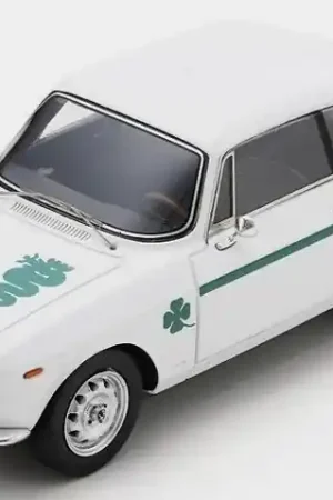 Alfa Romeo GTA Sprint 1965 - 1 43 - Schuco Gecertificeerd