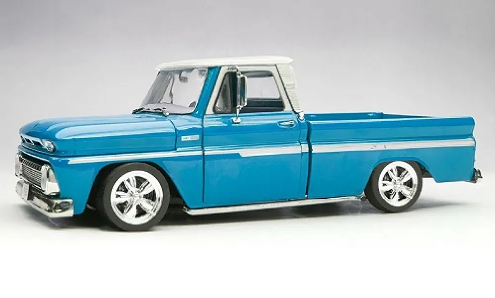 CHEVROLET C-10 STEPSIDE PICK UP LOW RIDER, METALLIC-BLAUW, 1965 Speciale Aanbieding