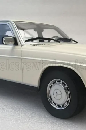 Dagaanbieding MERCEDES BENZ - 250 W123 LANG LIMOUSINE 1978 - WIT