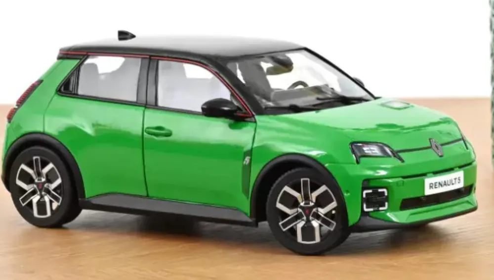 Actieprijs RENAULT 5 E-TECH 100% ELECTRIC 2024 POP GREEN & BLACK