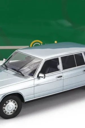 Populair MERCEDES BENZ - E-CLASS E250 (W123) 1978 - BLUE