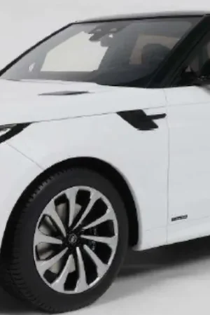 Beperkte Voorraad LAND ROVER SPORT P510E WHITE 2023