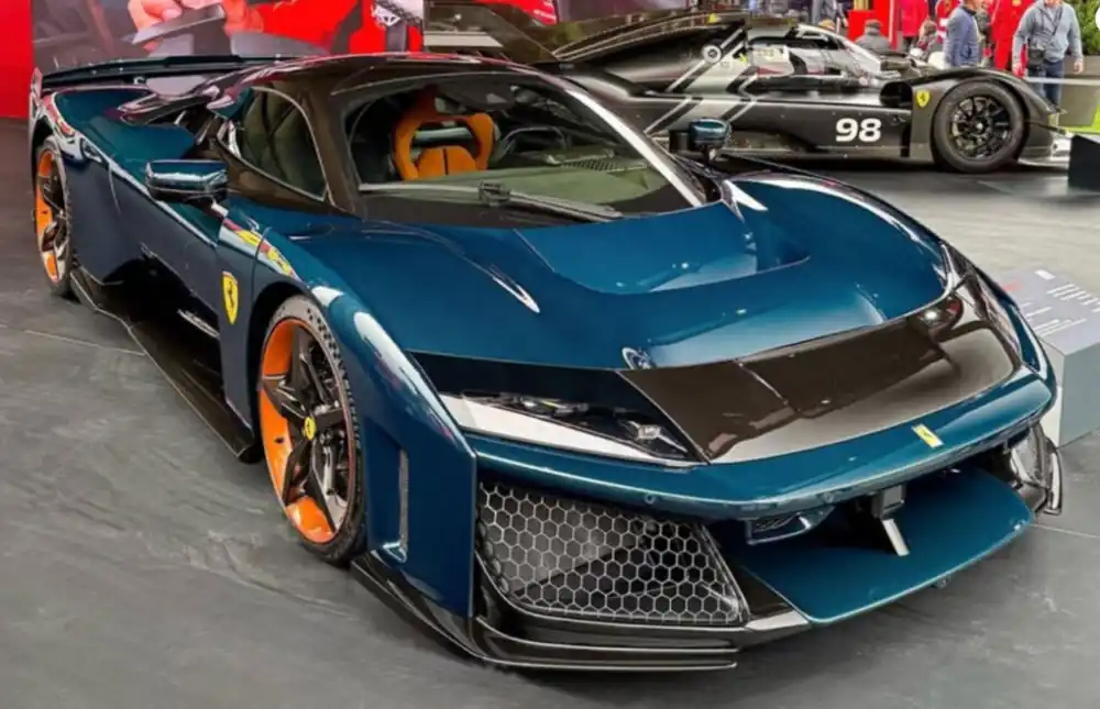 Beperkt Aanbod FERRARI F80 - FULL BLUE CARBON
