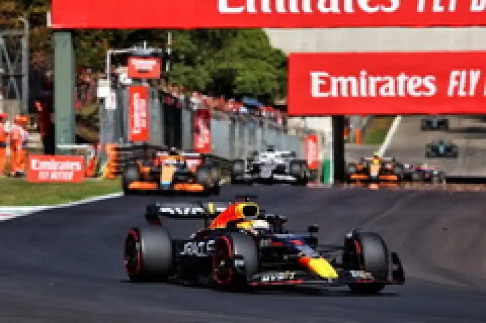 RED BULL RACING RB18 MAX VERSTAPPEN WINNER ITALIAN GP 2022 Fabrieksprijs