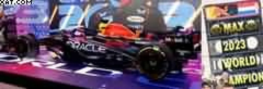 Shop Nu RB19 N°1 ORACLE RED BULL RACING 2ND SPRINT RACE GP QATAR2023VERSTAPPEN-WORLD CHAMPION W/PITBOARD