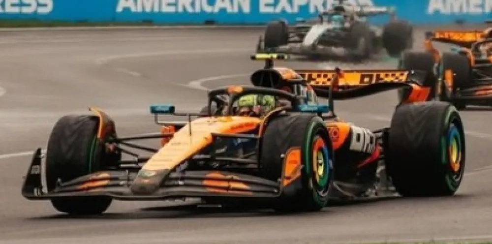MCLAREN MCL39 N°4 MCLAREN FORMULA 1 TEAM WINNER GP AUSTRALIA 2025 LANDO NORRIS Bestseller