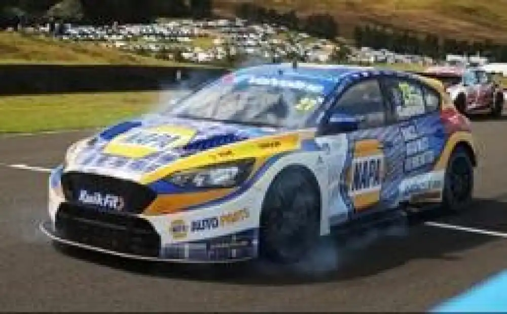 Shop Nu FORD FOCUS N°77 NAPA RACING UK BTCC - KNOCKHILL BTCC 2025SAM OSBORNE (500EX.)