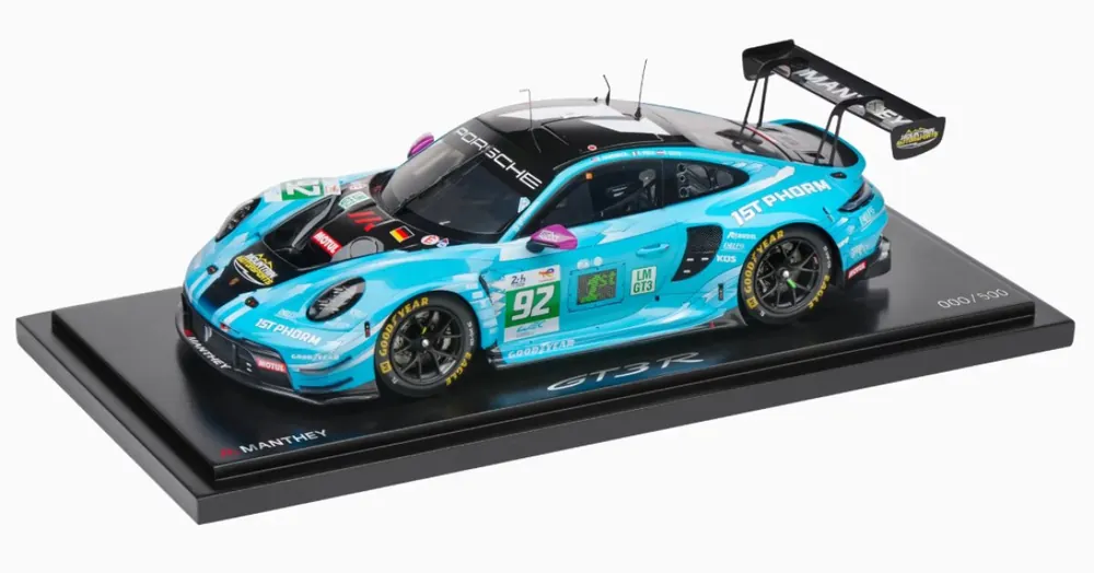Speciale Aanbieding PORSCHE - 911 992 GT3 R 4.2L TEAM MANTHEY 1ST PHORM N 92 WINNER LMGT3 CLASS 24H LE MANS 2025 RICCARDO PERA - RICHARD LIETZ - RYAN HARDWICK - WITH SHOWCASE