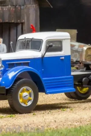 Laatste Versie FEDERAL 45 M 1946 SCHAALMODEL 1/43 IXO