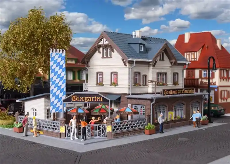 Weekendaanbieding Vollmer 43663 H0 Station met biertuin